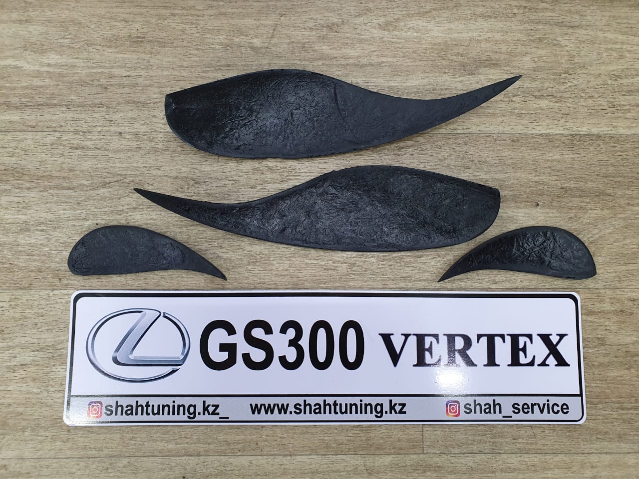 Реснички LEXUS GS 300 VERTEX (не оригинал)