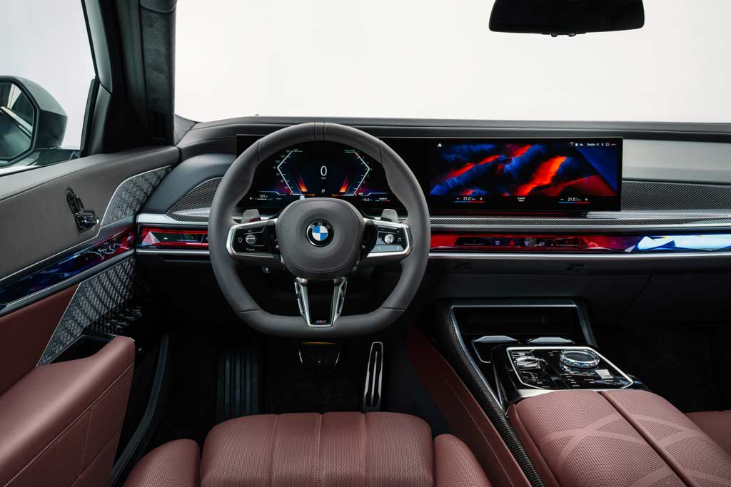 Немцы представили BMW 7-Series G70: новая «семерка» преобразилась снаружи и внутри