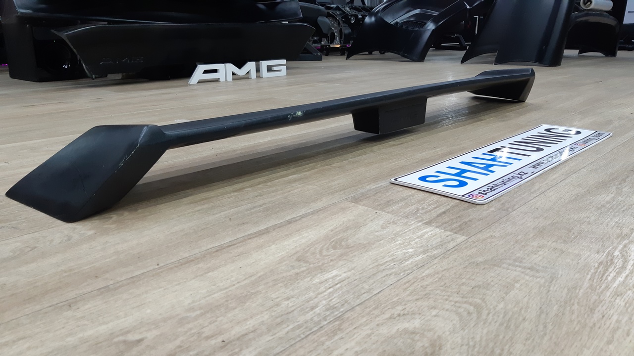 Спойлер на багажник AMG нулевого поколения W124 опционально MERCEDES-BENZ