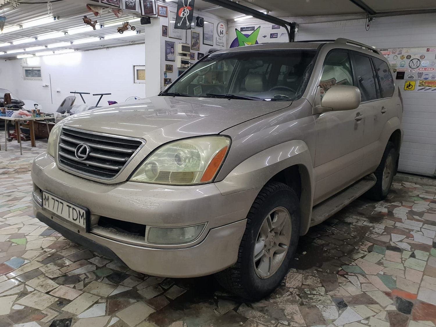 Накладка на передний бампер LEXUS GX (не оригинал)