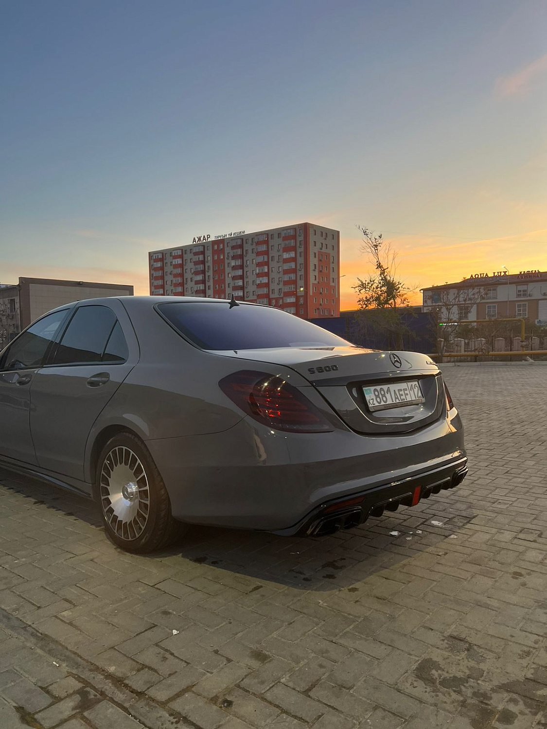 Диффузор AMG W222 до рестайлинг (стеклопластик не оригинал) оптика продается отдельно